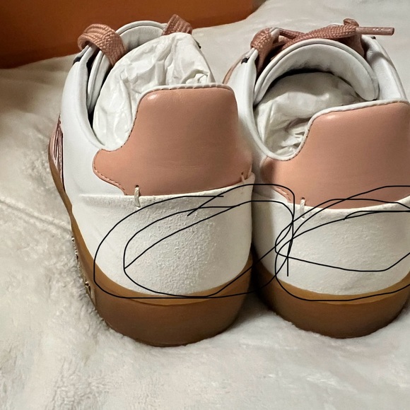 Louis Vuitton sneakers size 39 - Picture 12 of 12